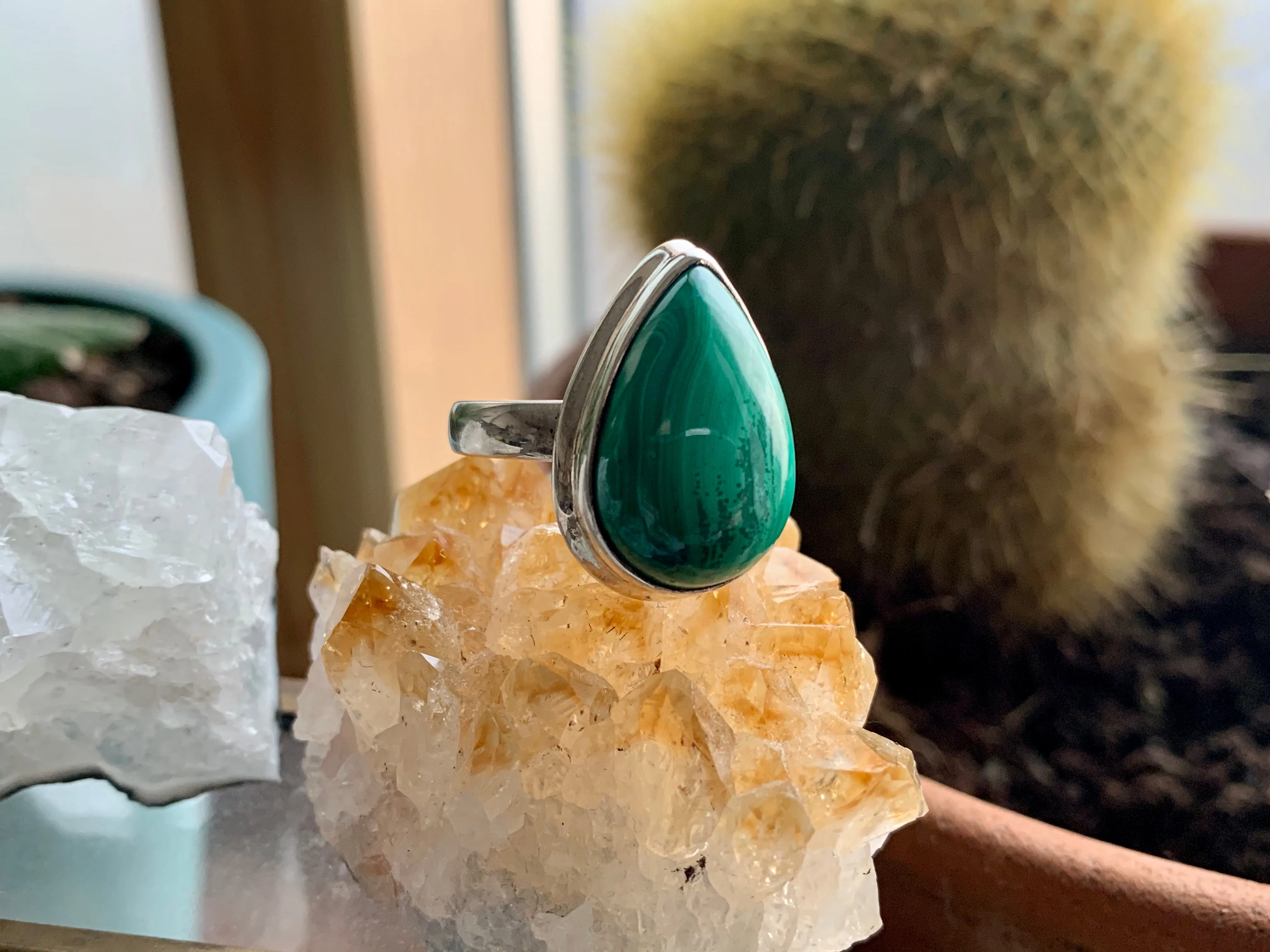 Malachite Teardrop Ari Ring (US 9)